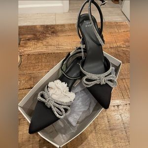 Brand New SOLD OUT Carmin Heels x Target Size 9